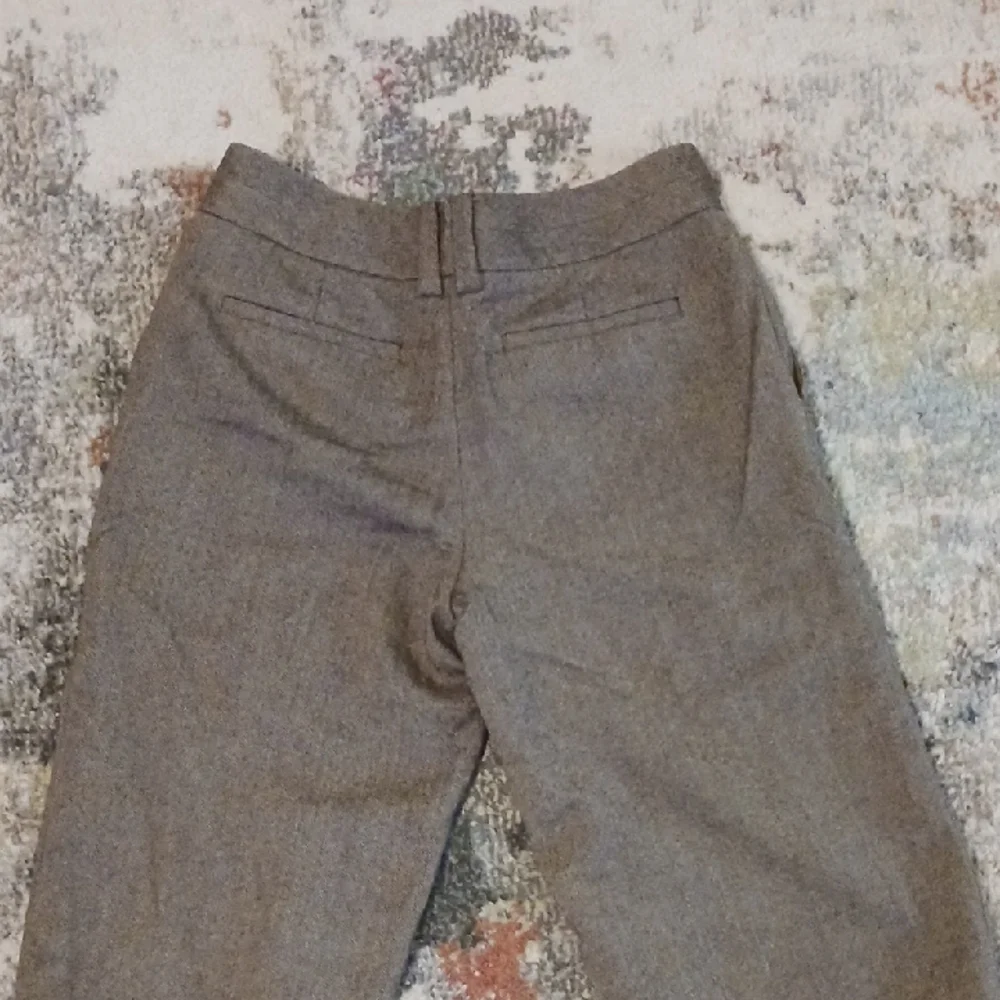 SPECIAL 2/$25 Banana Republic Wool Tan Bemuda Shorts - Picture 4 of 4